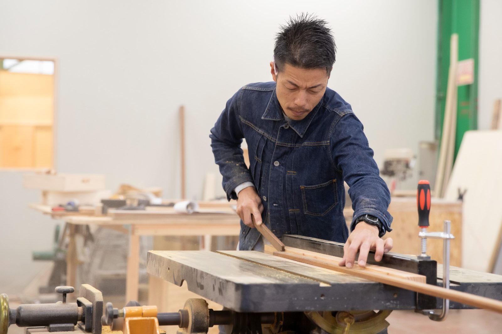 福井工場での製作の様子