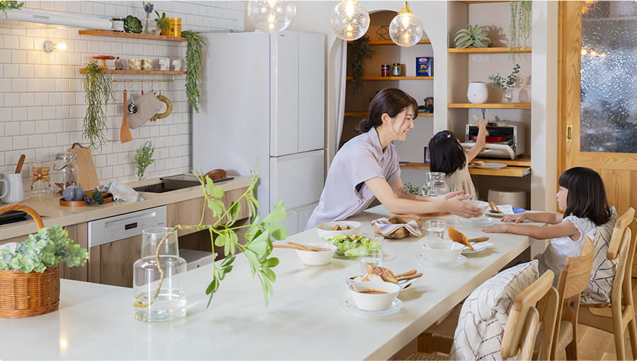 「新築では予算であきらめていた、憧れを詰め込んだオーダーキッチン」