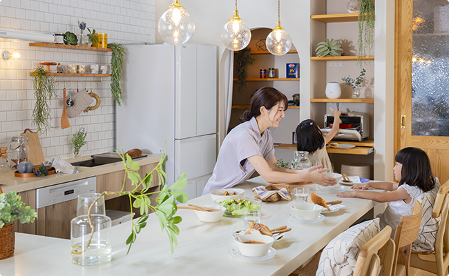「新築では予算であきらめていた、憧れを詰め込んだオーダーキッチン」